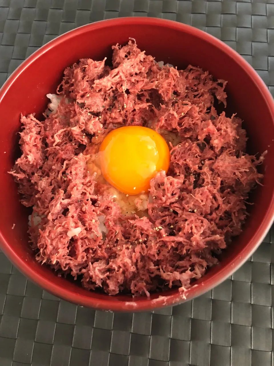 chrisさんの5分で簡単！コンビーフ丼 #楽天レシピ|楽天レシピさん