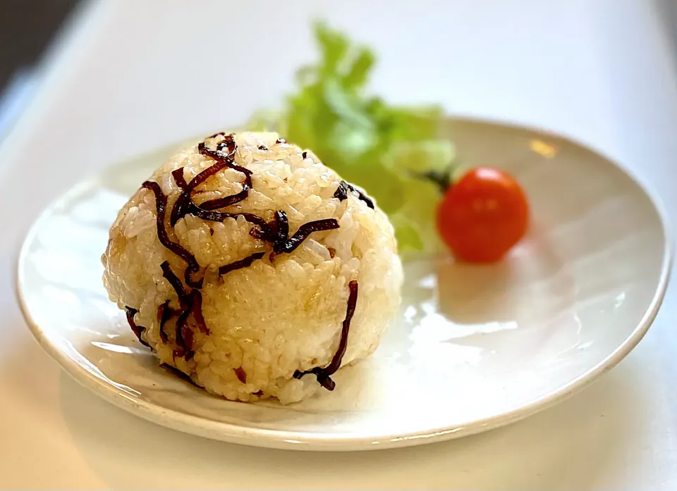 しそ昆布の佃煮のおにぎり|かっちゃん杉さん