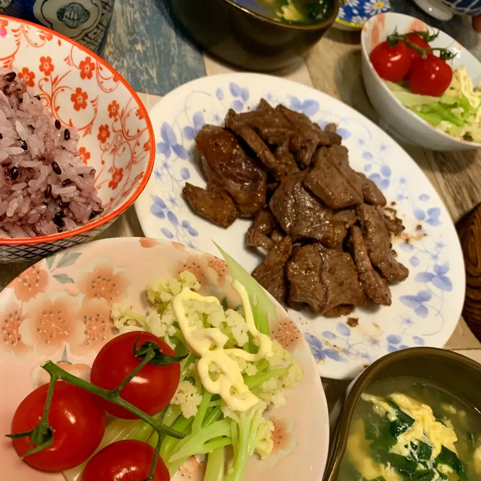 Snapdishの料理写真:ミスジ肉で夕飯🥩|みっこちゃんさん