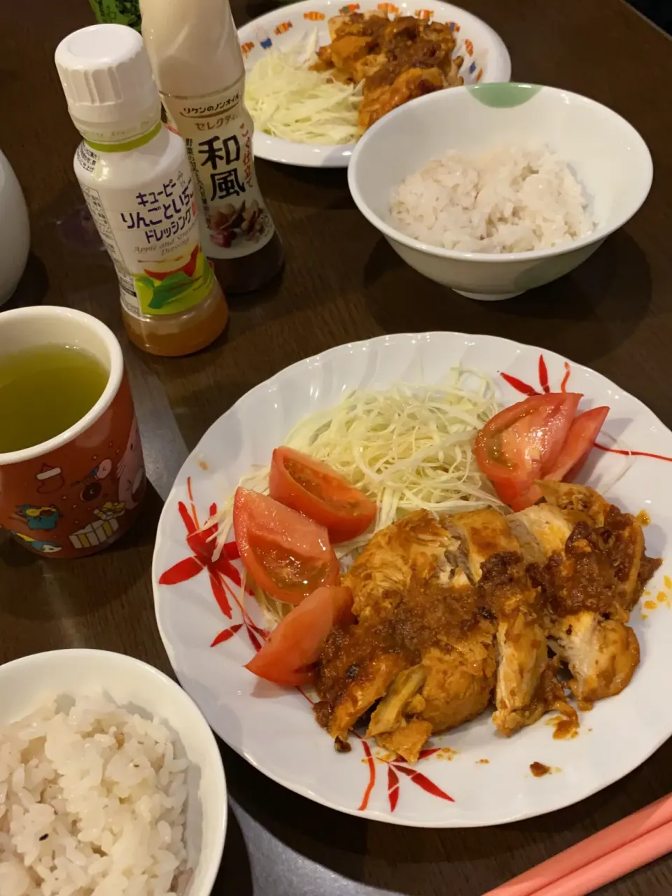 Snapdishの料理写真:ケイジャンチキンステーキ　キャベツと小松菜豆腐のお味噌汁　十六穀ごはん　お茶|ch＊K*∀o(^^*)♪さん