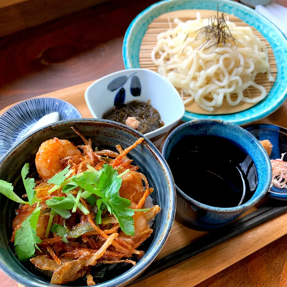 Snapdishの料理写真:海老かき揚げと手打ちうどんせいろ|ともこさん