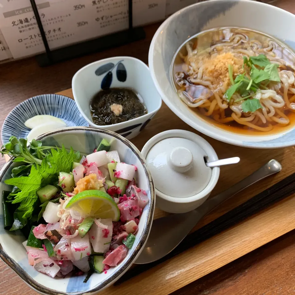 紫陽花丼とかけ手打ちうどん|ともこさん