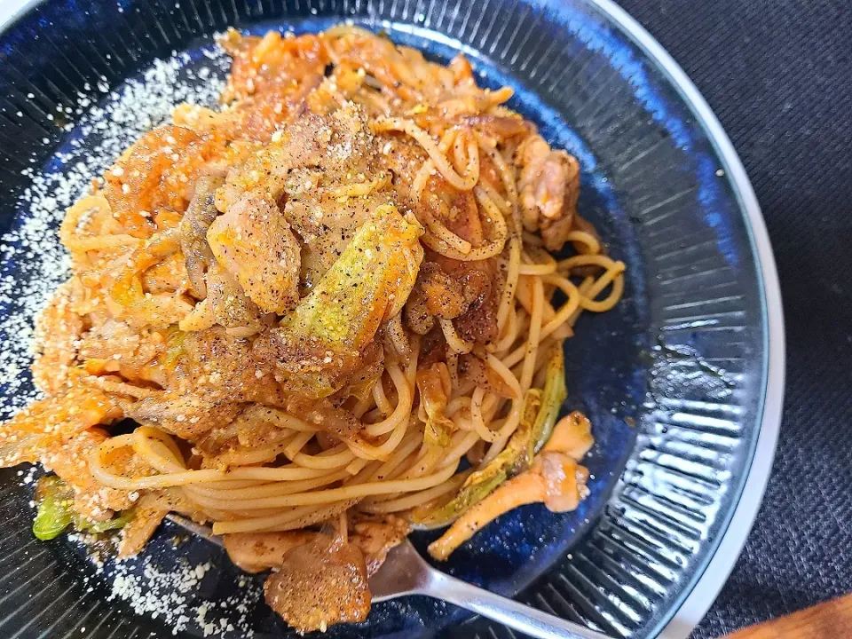 春キャベツとチキンのトマトパスタ☆|けんさん