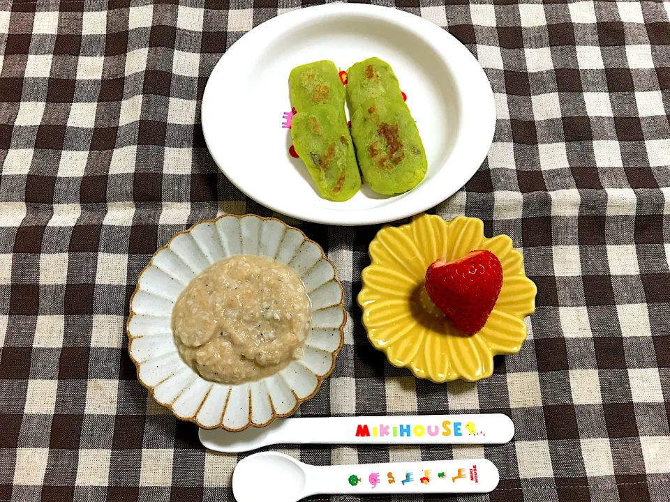 【離乳食】枝豆とさつまいものおやき、しらすとねぎ納豆のあえもの、いちご|sayaさん