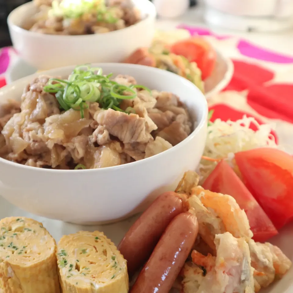 Snapdishの料理写真:春休み置きランチ🌸豚丼|なかじー。さん