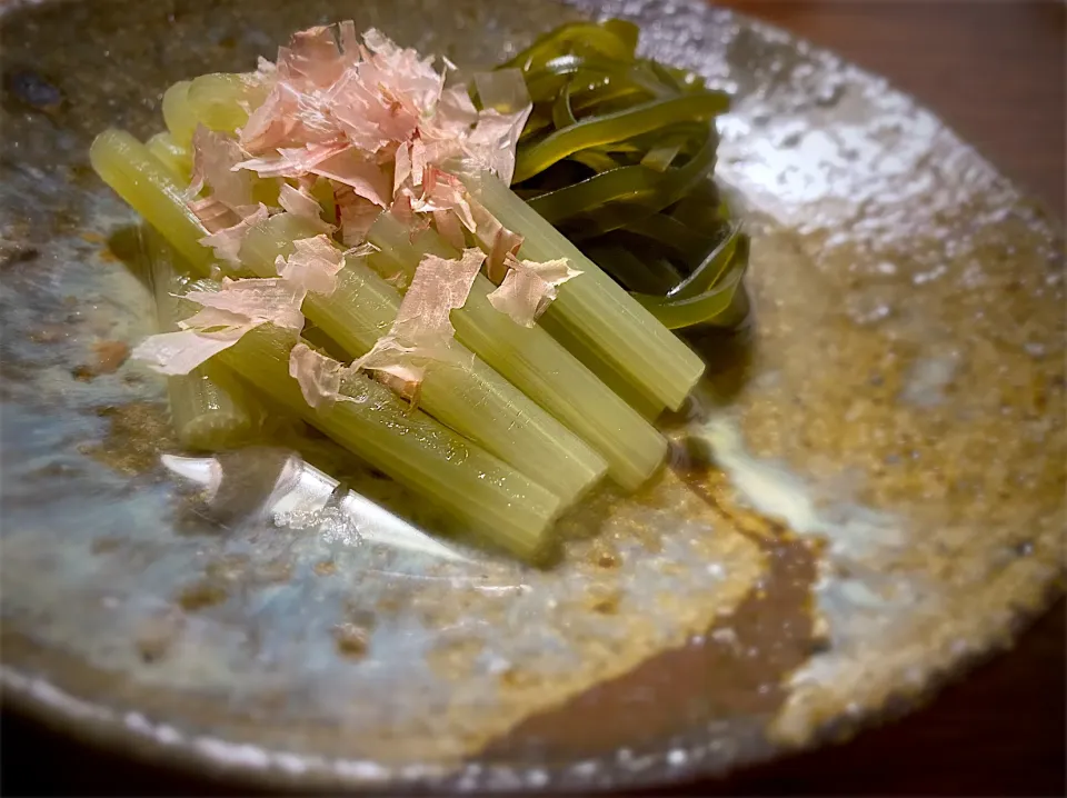 Snapdishの料理写真:蕗と刻み昆布の煮物|ユーキャンさん