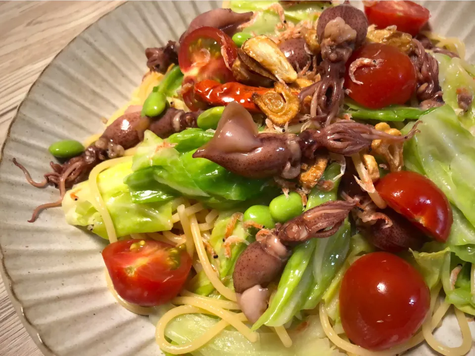 Snapdishの料理写真:ホタルイカと春キャベツのパスタ|ゆっきーさん