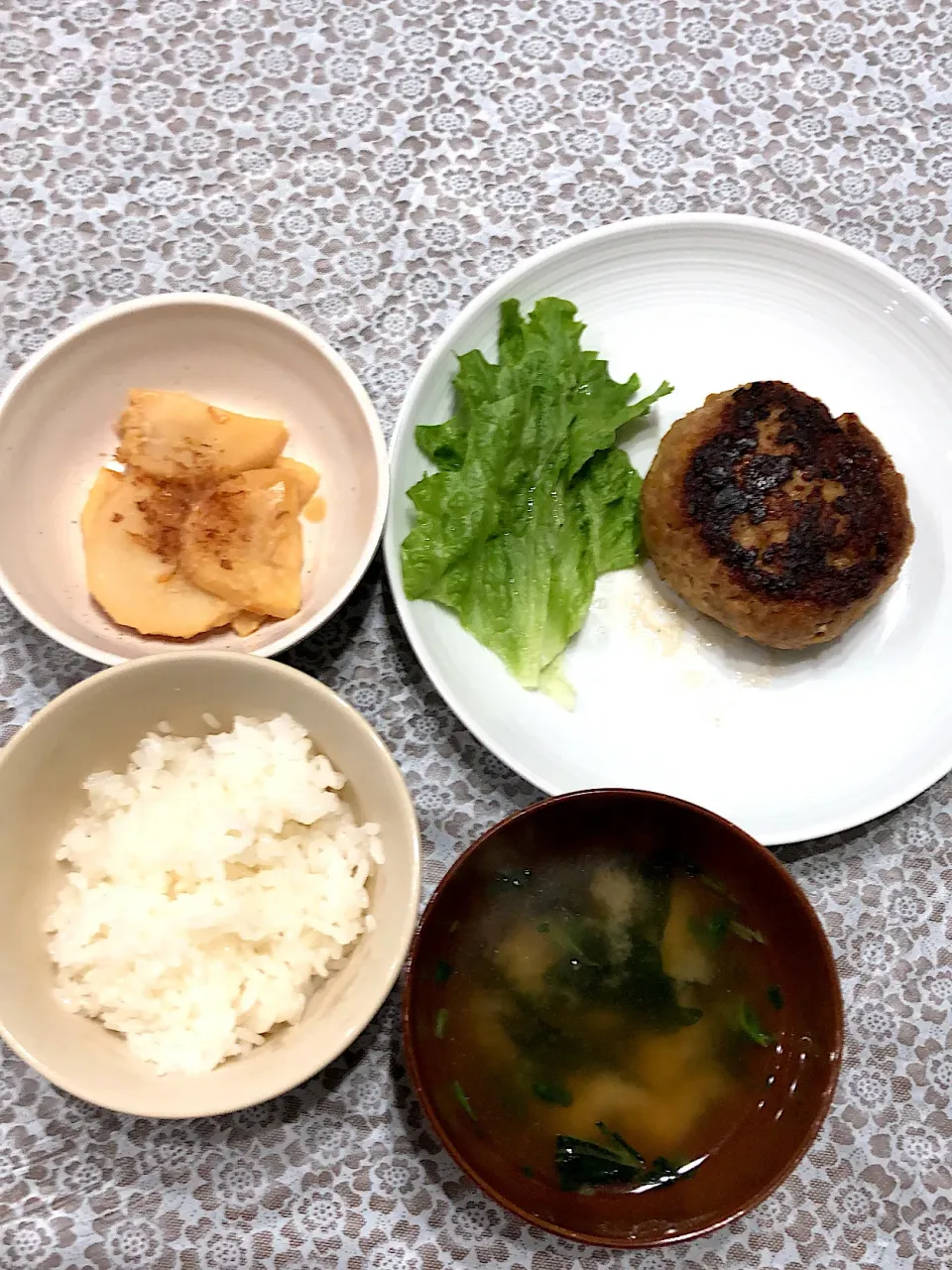 たけのこ煮物、味噌汁、ハンバーグ|risa1022さん