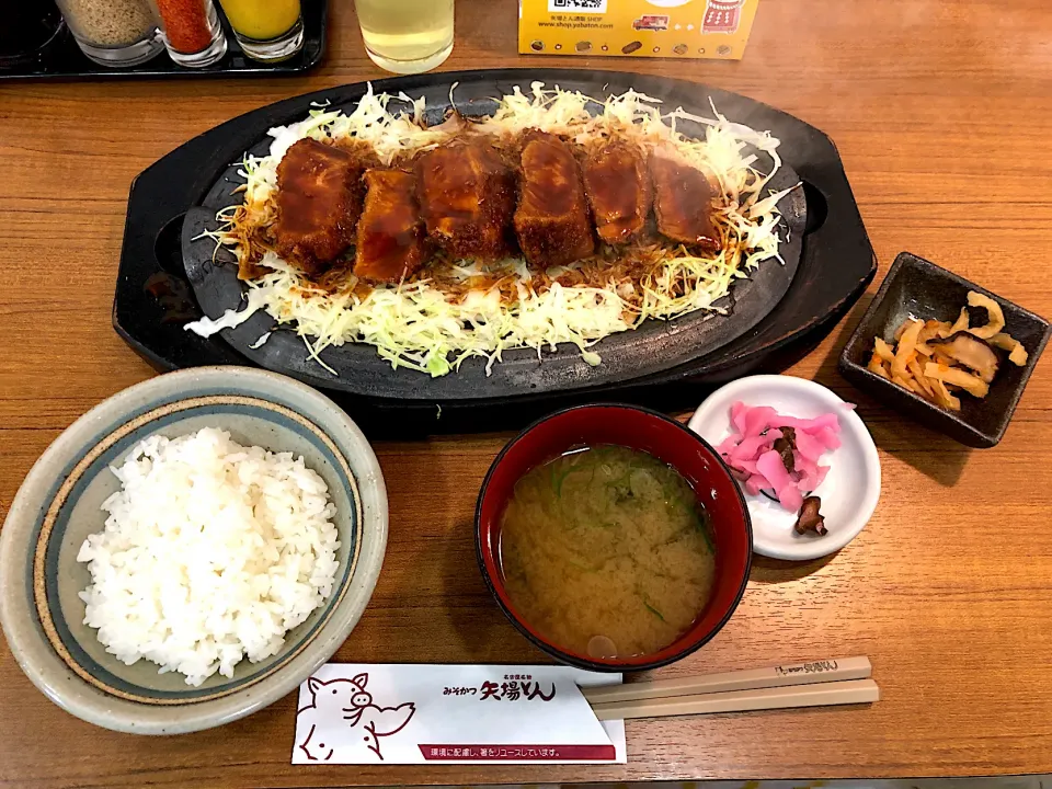 鉄板ひれとんかつ定食|しのぶさん