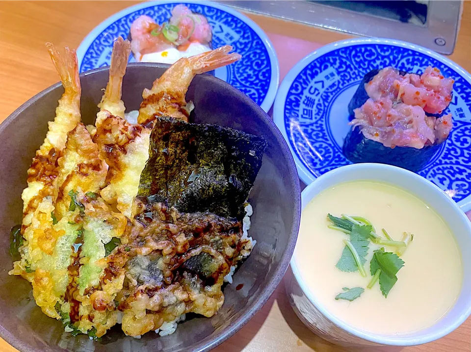 くらランチ 天丼＋茶碗蒸し 550円|すくらんぶるえっぐさん