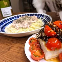 Snapdishの料理写真:コンビニで買える材料のサラダおつまみ|nononounさん