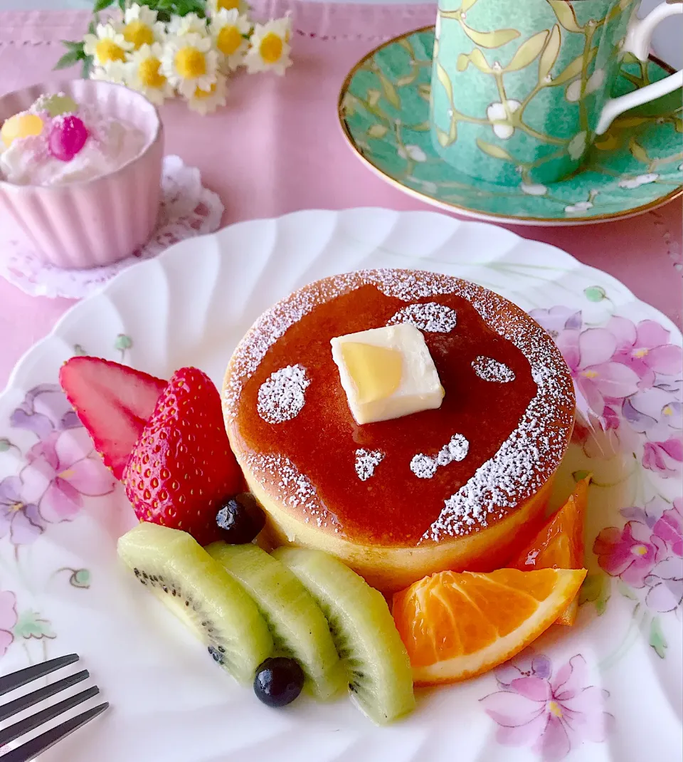 休日のブランチ《ちょっとお洒落なフワフワパンケーキ》|ちゃべさん