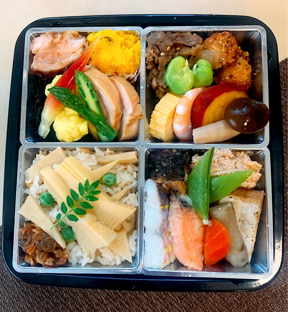 お花見🌸弁当・上からの図|板前ごはん　けいすけさん