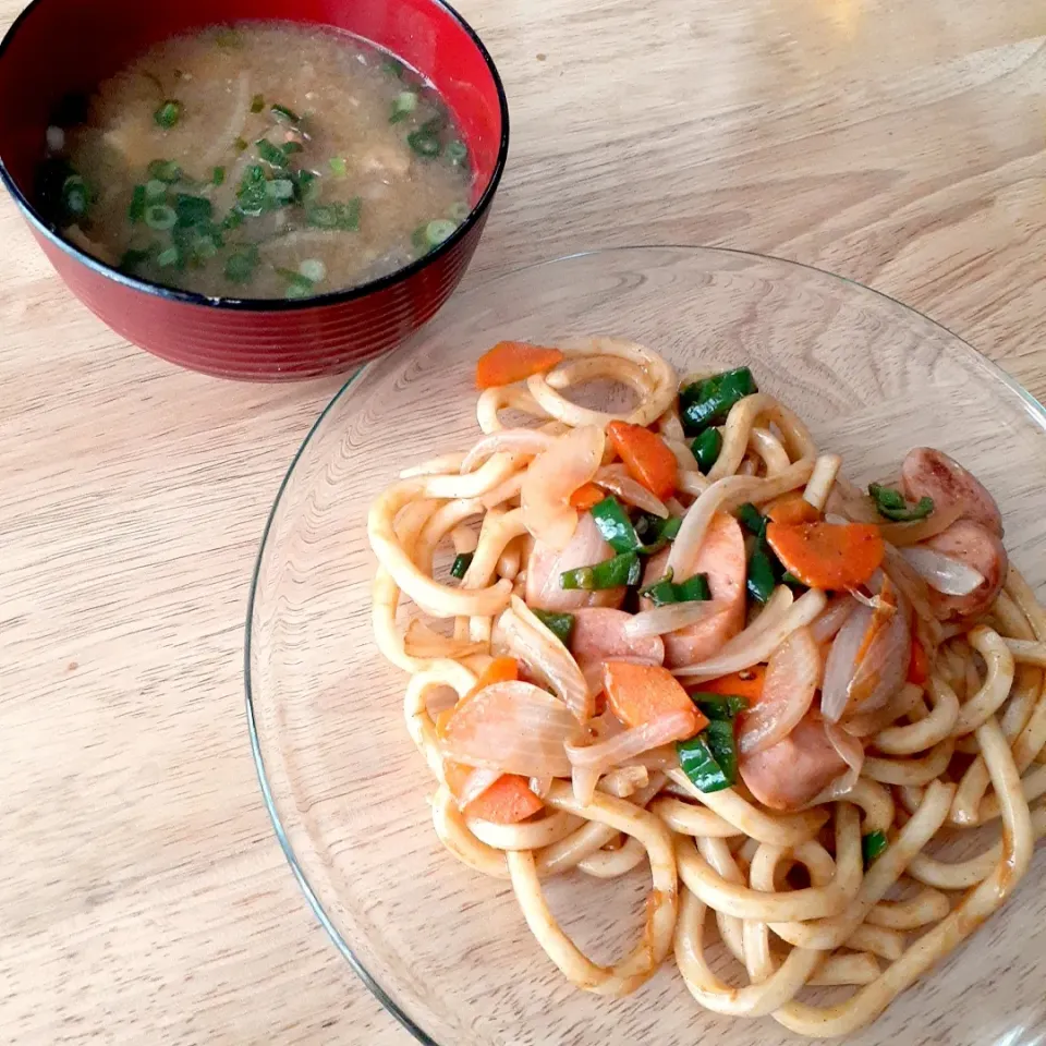 残りの鮭汁とあるもの焼きうどんランチ|sakuraさん