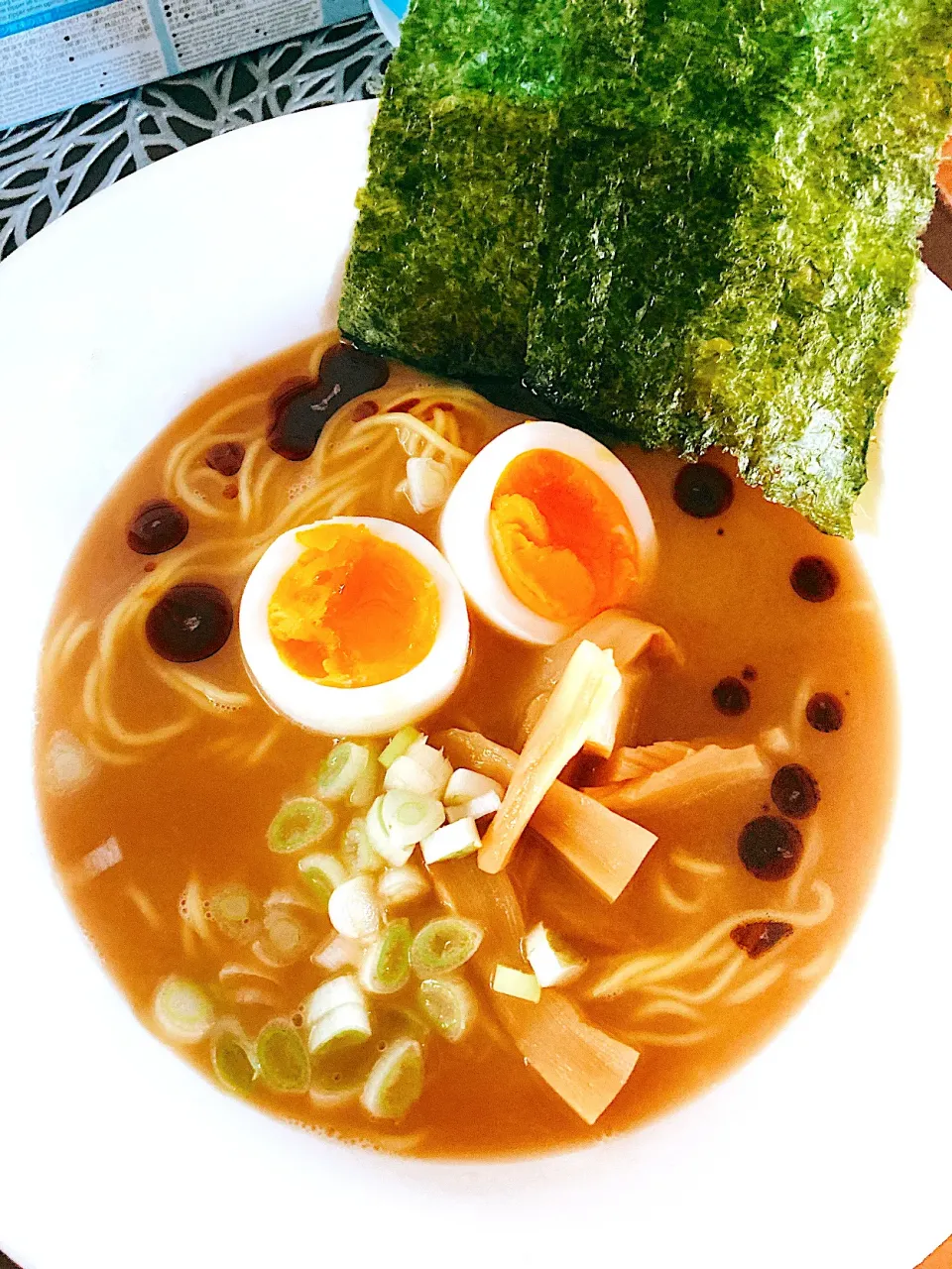 Snapdishの料理写真:とんこつラーメン🍜|しろこ🐾໊さん