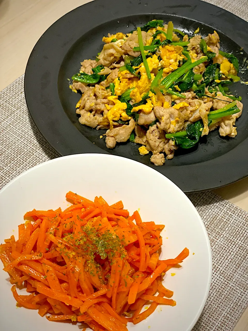 Snapdishの料理写真:豚肉と青菜と卵の炒め物|ぽんたさん