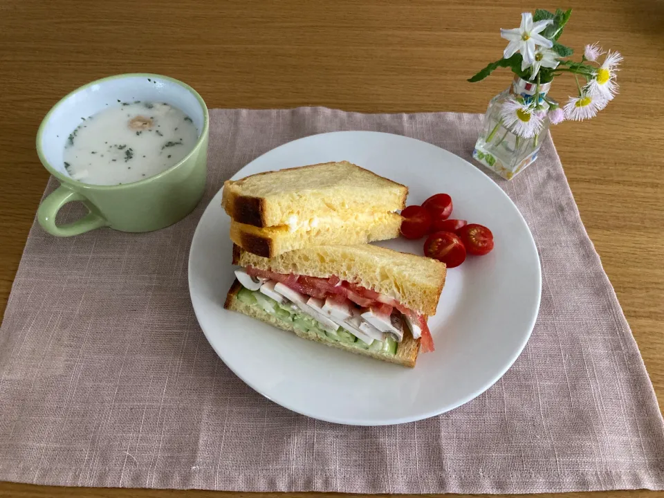 ＊野菜ジュースパンのサンドイッチ🥪＊|＊抹茶＊さん