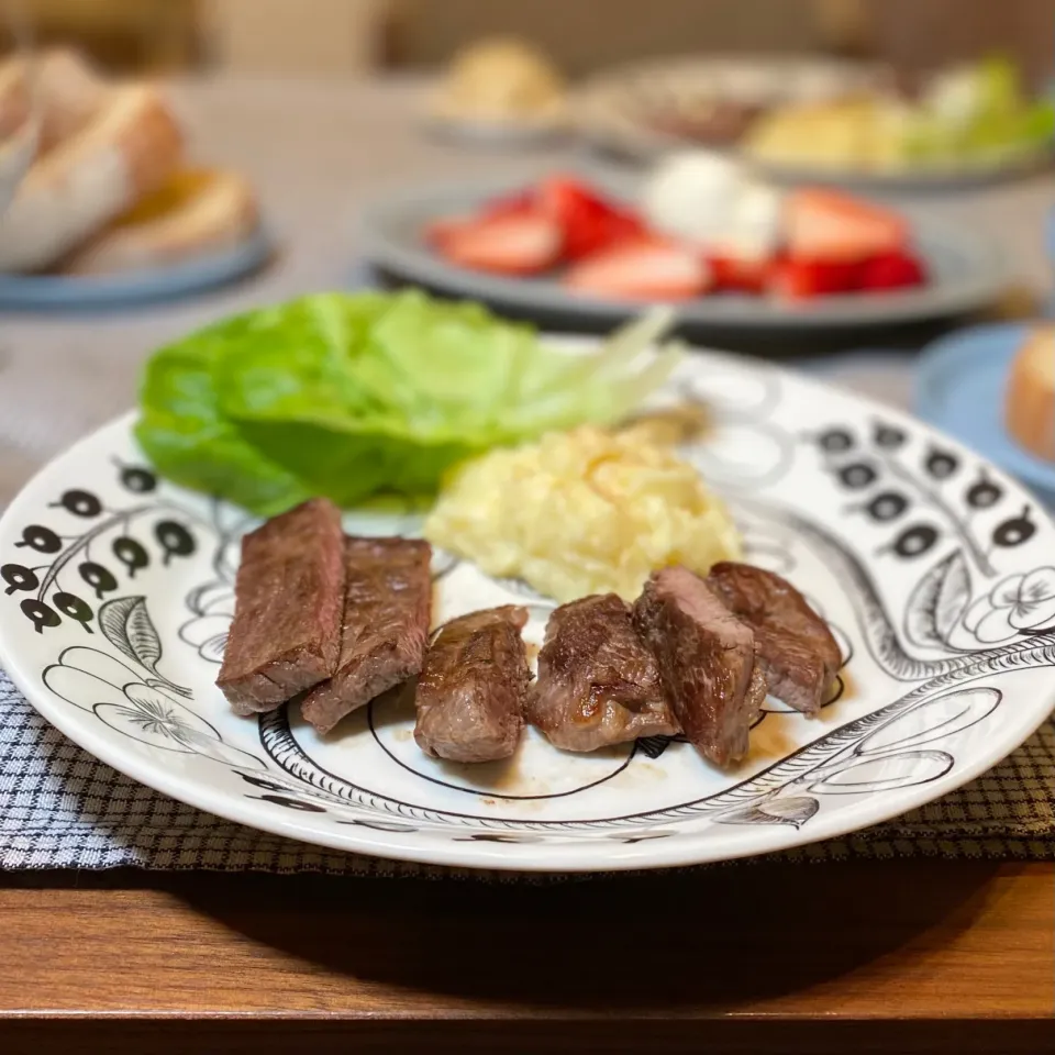 ステーキ食べ比べ|麻紀子さん