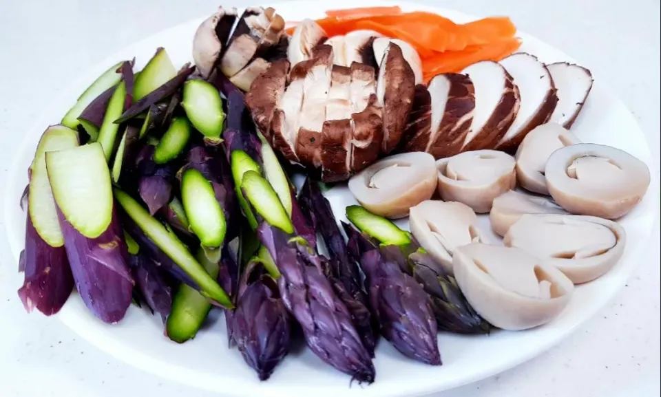 saute asparagus and assorted mushrooms|steven z.y.さん