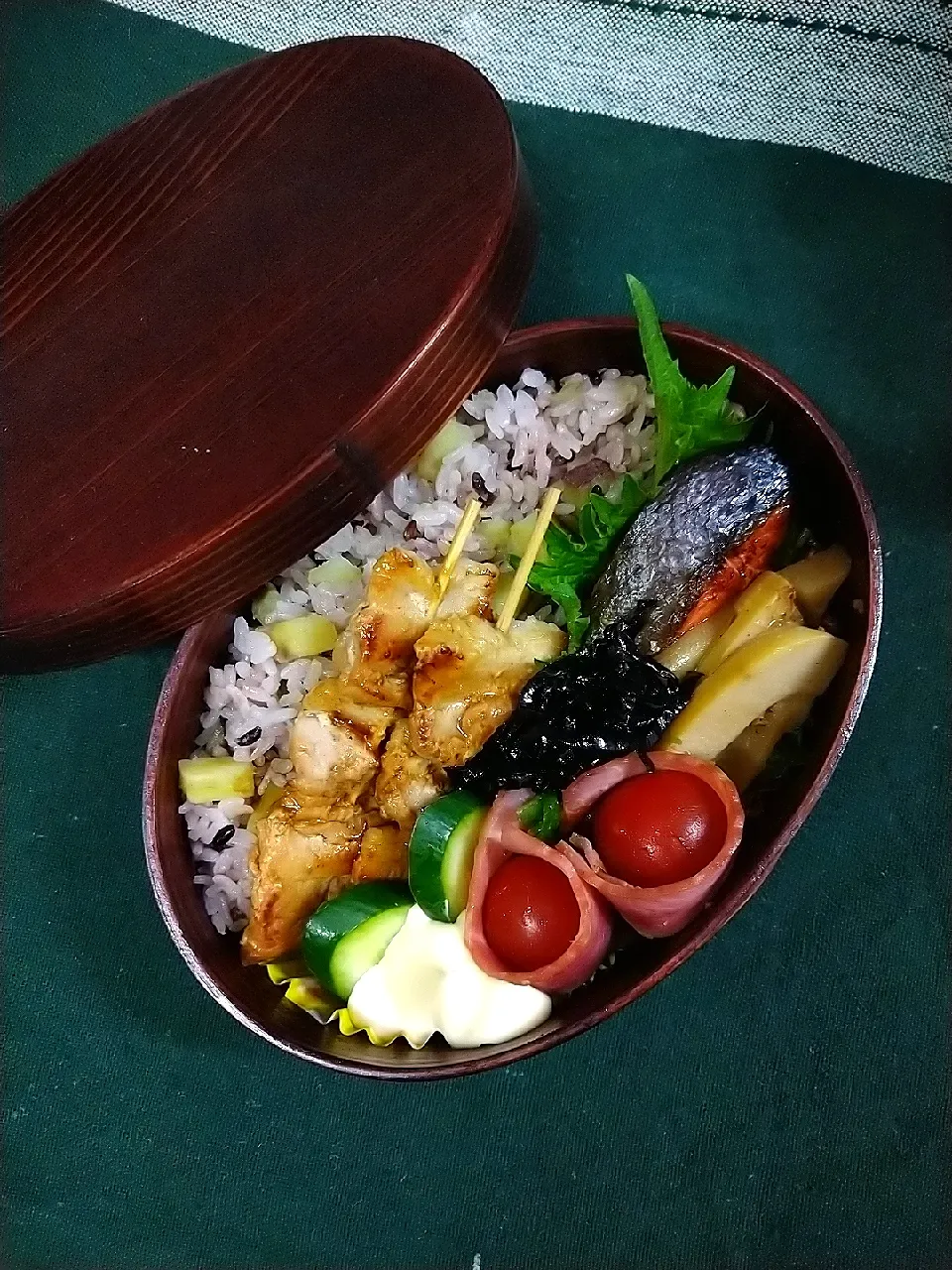 Snapdishの料理写真:黒米+さつまいもご飯・筍・鮭・豚バラ串
　今日のお弁当*39|cheryl_tasteさん