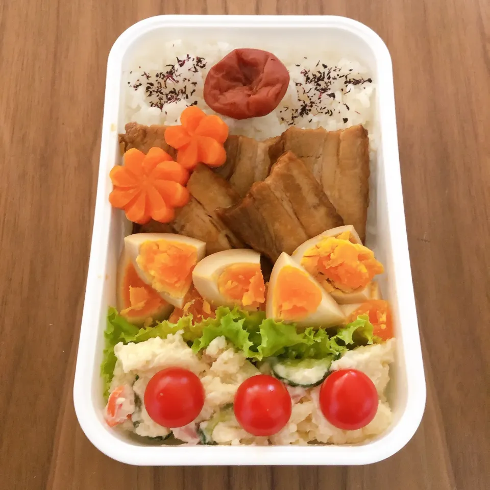 Snapdishの料理写真:豚の角煮弁当|emichococo625さん