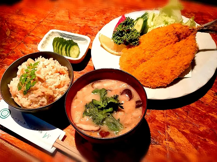 筍ご飯 アジフライ定食|ぱつおさん