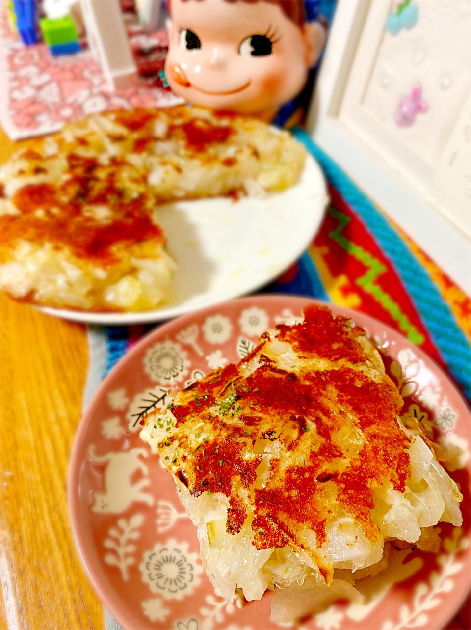 香りと焼き色が食欲そそる♡新玉ねぎでハッシュドオニオンチーズ。