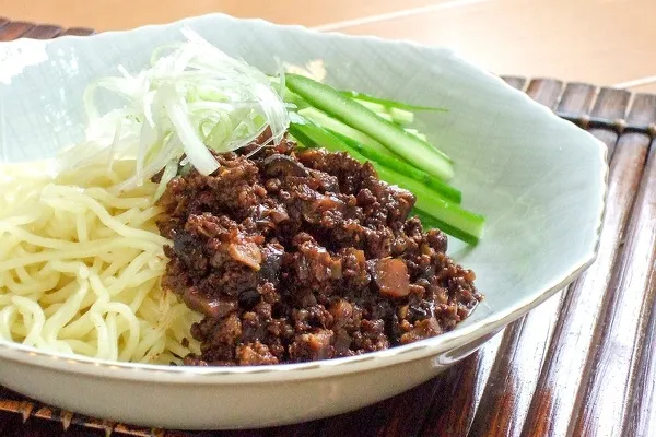 炸醤麺（ジャージャーめん）|ユウキ食品＆マコーミックさん