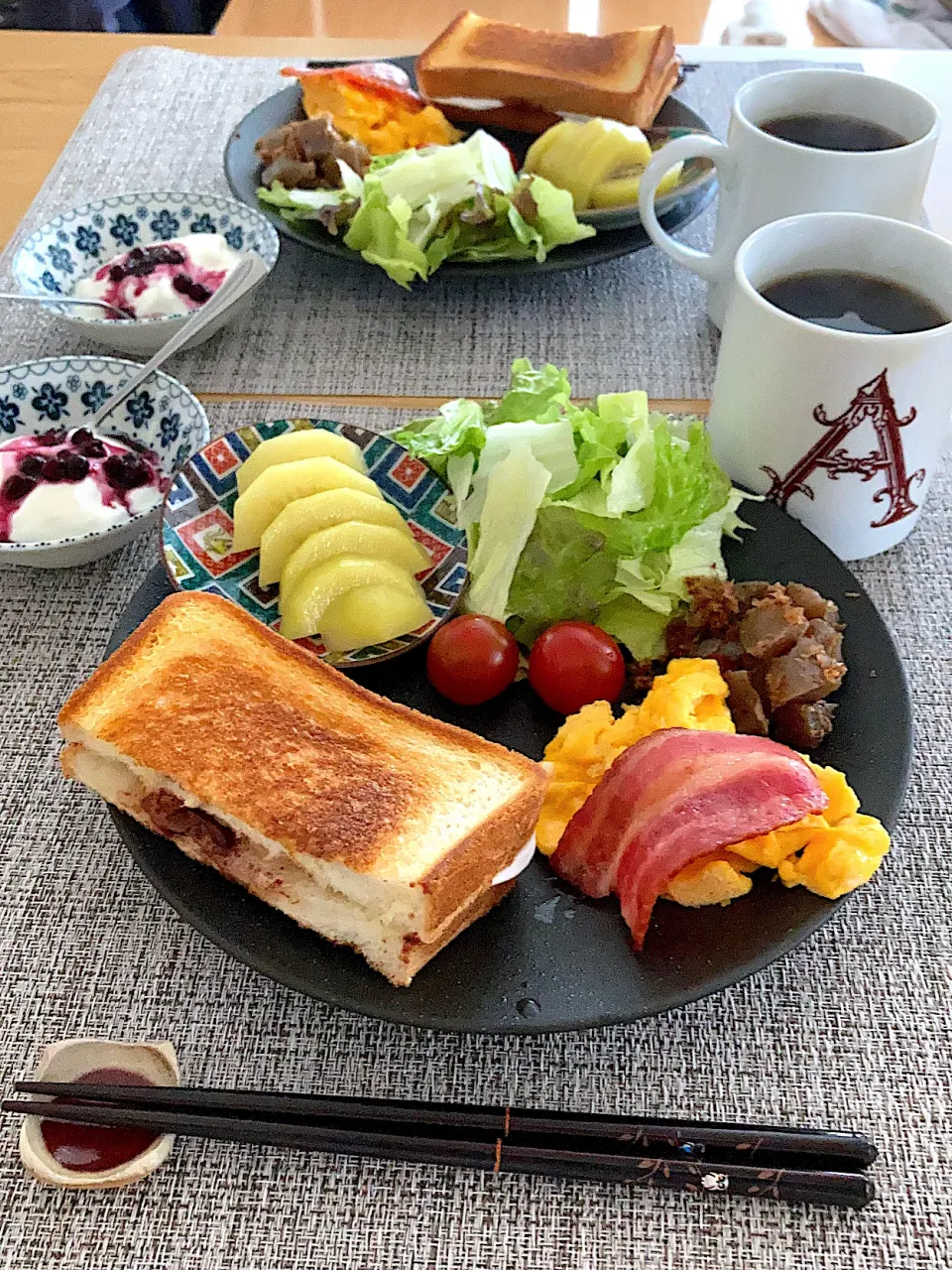 Snapdishの料理写真:チョコとマシュマロのホットサンド|ツインうさぎさん