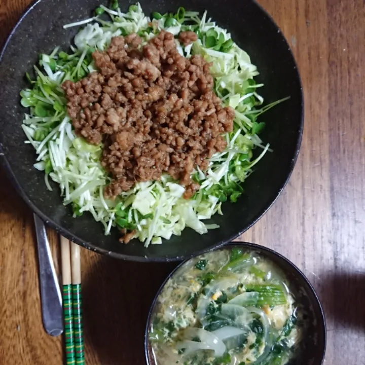 Snapdishの料理写真:鶏のそぼろ丼|たつかばさん