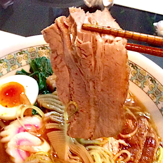 Snapdishの料理写真:手作りチャーシュー入りの醤油ラーメン|Takeshi  Nagakiさん