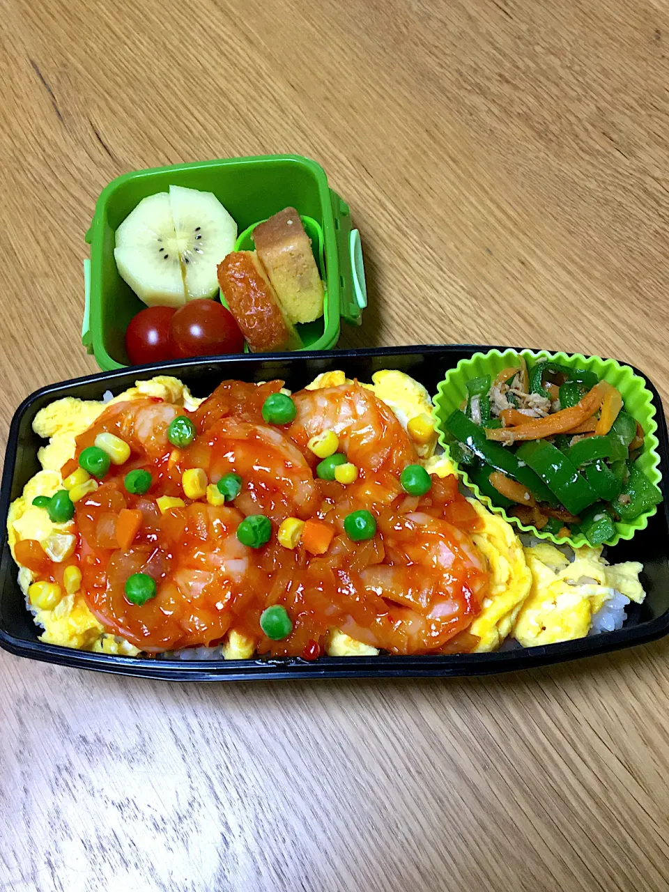 エビチリ丼弁当🦐|ゆさん