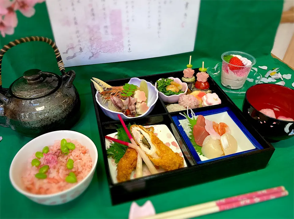 お花見弁当🌸|なおたんさん