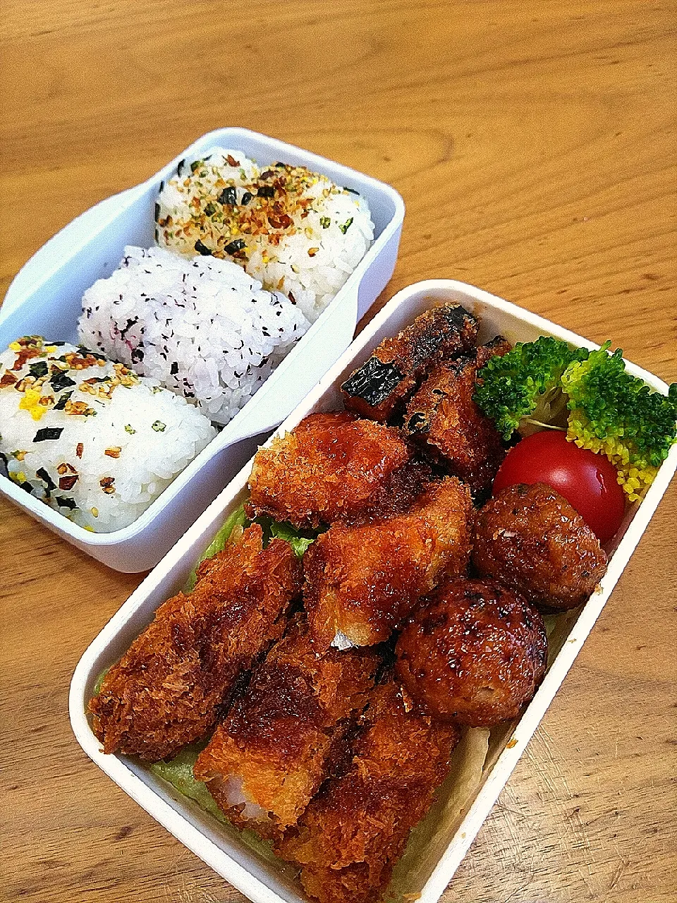 Snapdishの料理写真:娘のお弁当　アジ&エビフライ|pranzoさん