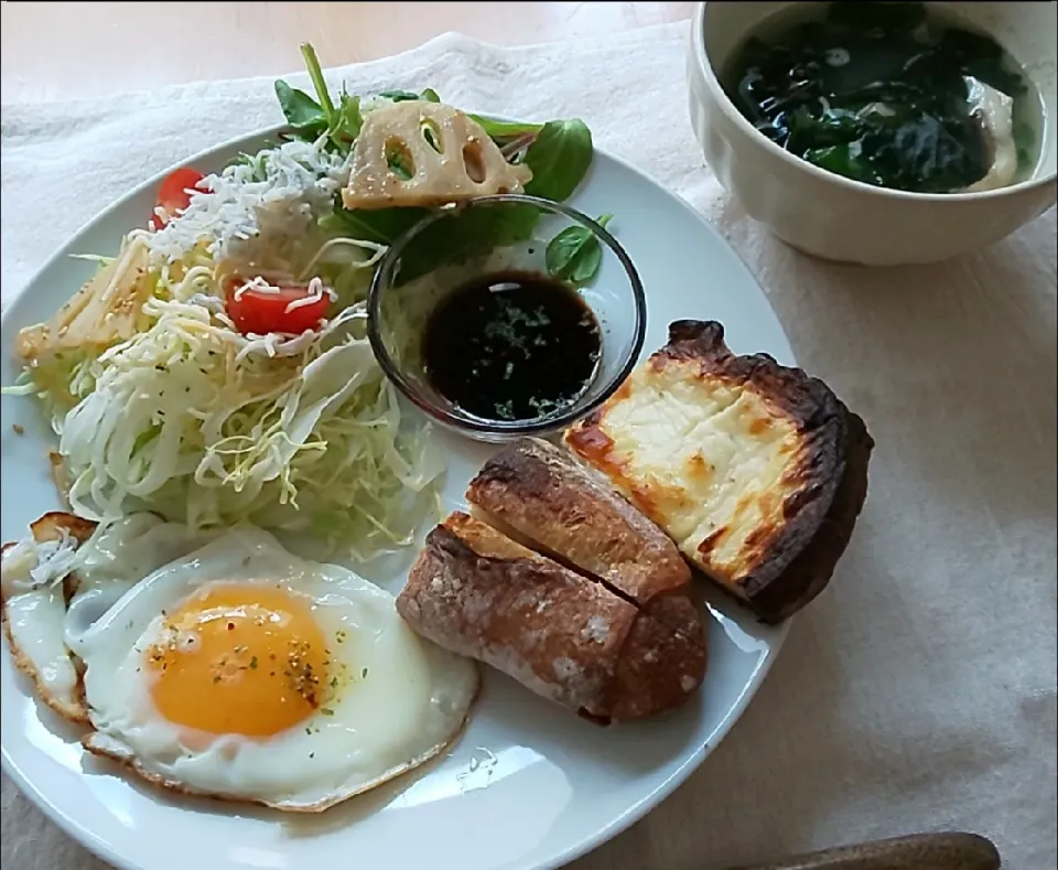 バゲットで朝ごはん|えるえるさん