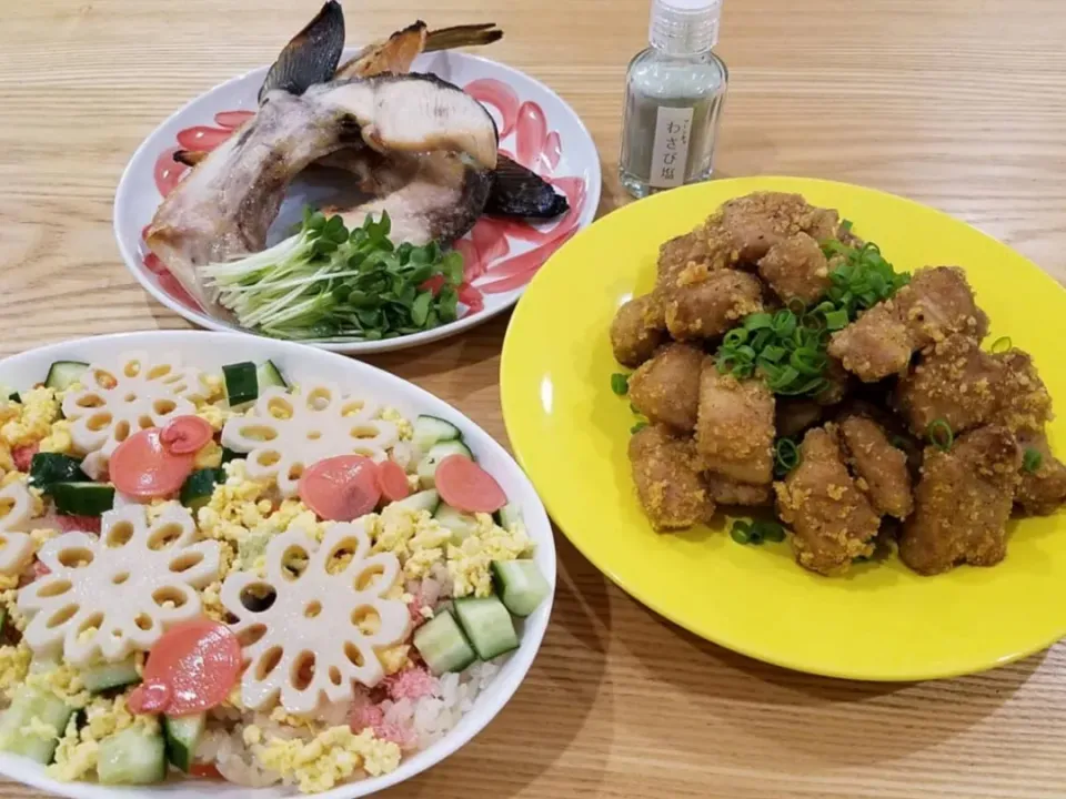 Snapdishの料理写真:お寿司と魚料理|ひんひさん