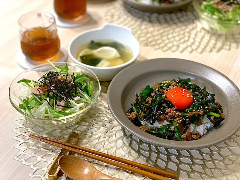 豚挽き肉とニラの簡単スタミナ丼|ひろさんとゆりさんさん