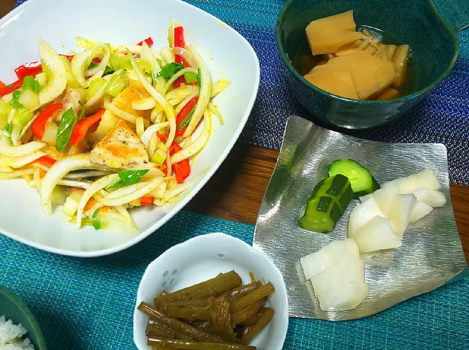 ◇めかじきのカレー風味マリネ
◇たけのこ煮物
◇ふき煮
◇きゅうりと大根のお新香|ぶるー子さん