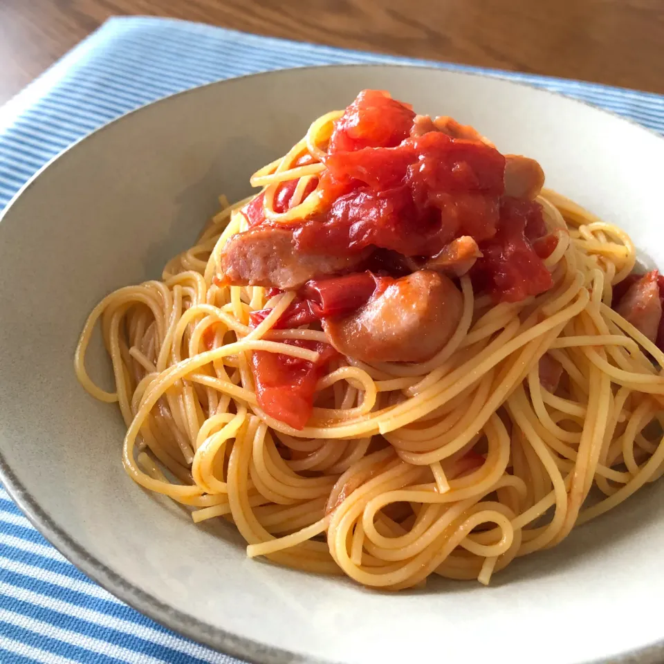 Snapdishの料理写真:フレッシュトマトのパスタ🍅|shimachaiさん