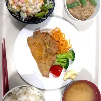 Snapdishの料理写真:夜の寮食　day3|ポンデさん