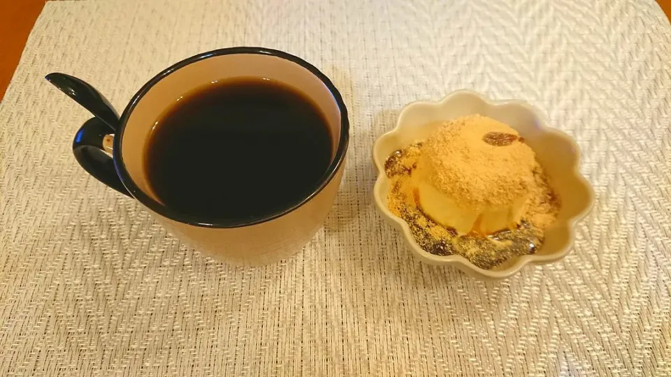 ☆黒蜜 きな粉かけ バニラアイス🍨
☆コーヒー☕|chikakoさん