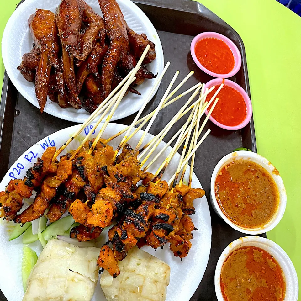 Snapdishの料理写真:Pork satay and bbq wings|Ong Sor Fernさん