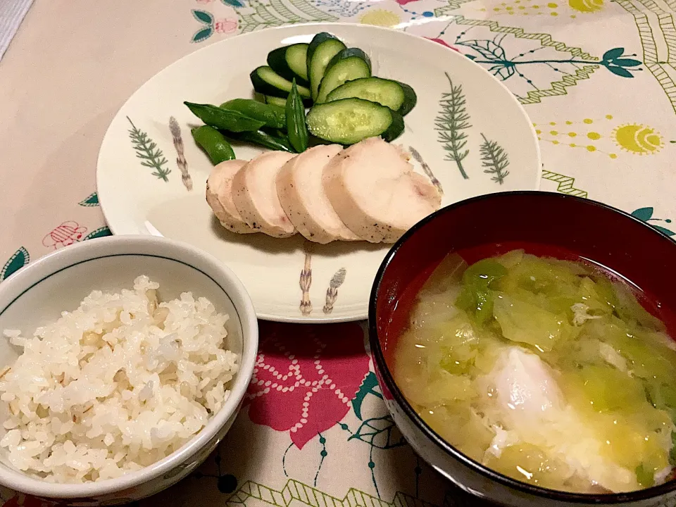 サラダチキン／キャベツと落とし卵の味噌汁|ななこさん