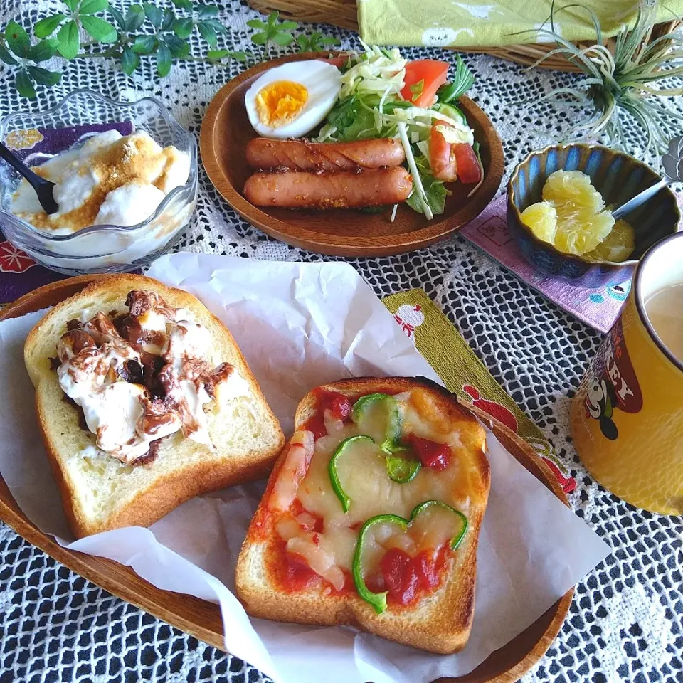 甘いの塩っぱいの〜🍞
2種のパンで朝ごパン|とまと🍅さん