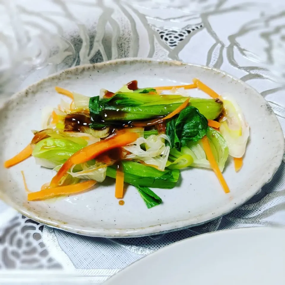 #かけただけ料理
ごま油を入れて
茹で野菜にオイスターソースかけ|ヒカリーさん