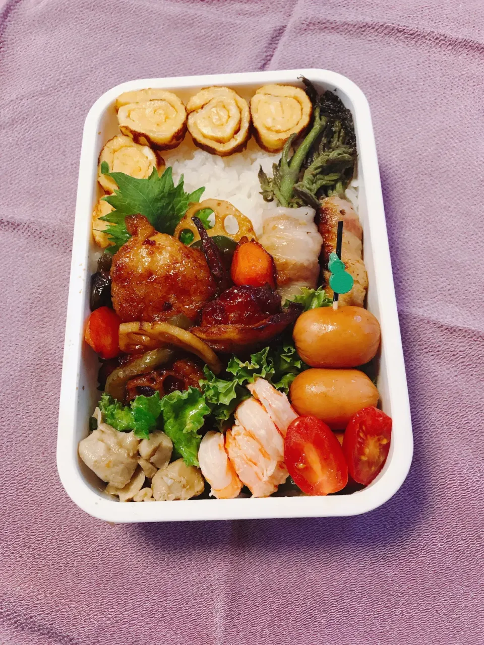 ♡パートナーのお弁当♡鶏肉黒酢あんかけ♡タラの芽味噌肉巻き♡たもぎ茸お浸♡ウィンナー♡蒸しエビマヨ♡チビ伊達巻き♡令和3年4月16日(金)♡|♡Fille√chie♡さん