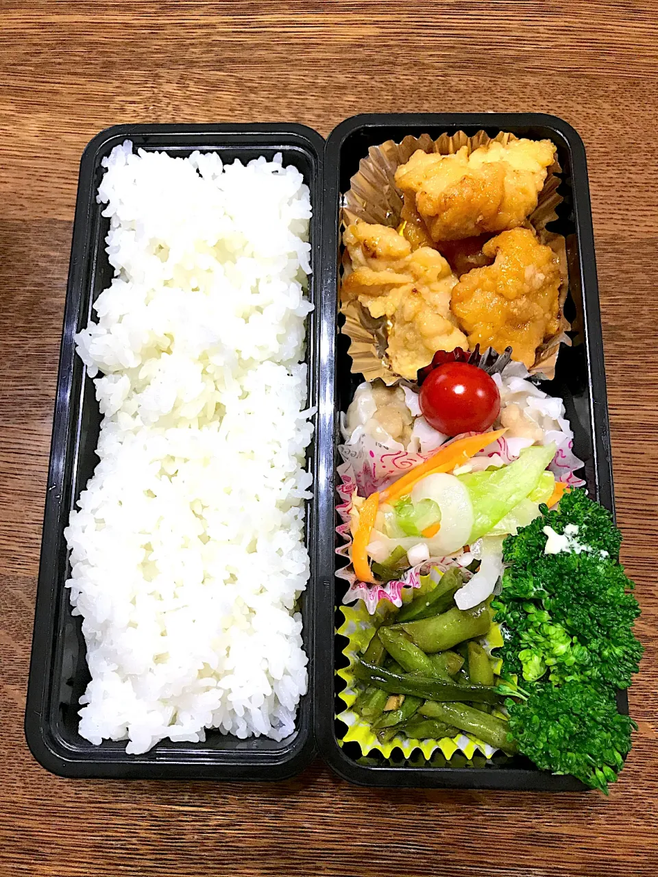 ツツジを見ながらランチ弁当❗️|こめこさん