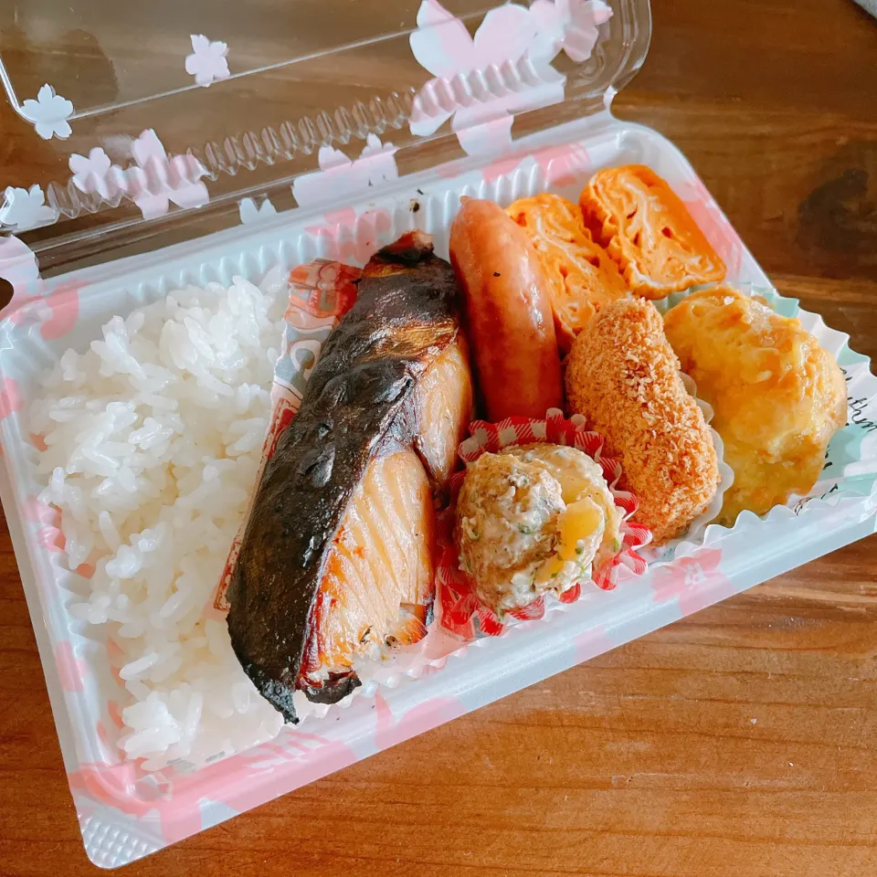 Snapdishの料理写真:さわらの味噌漬け弁当|DOBBYさん