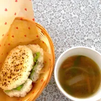 Snapdishの料理写真:昼食&豚生生姜きライスバ一ガ一＆野菜コンソメ!|risa1022さん