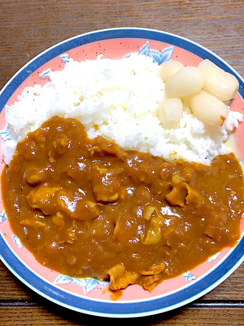 しゃぶしゃぶ用のお肉を沢山頂いたので余りをカレーに。フライドオニオンと豚肉だけのカレー^_^|きよっさんさん